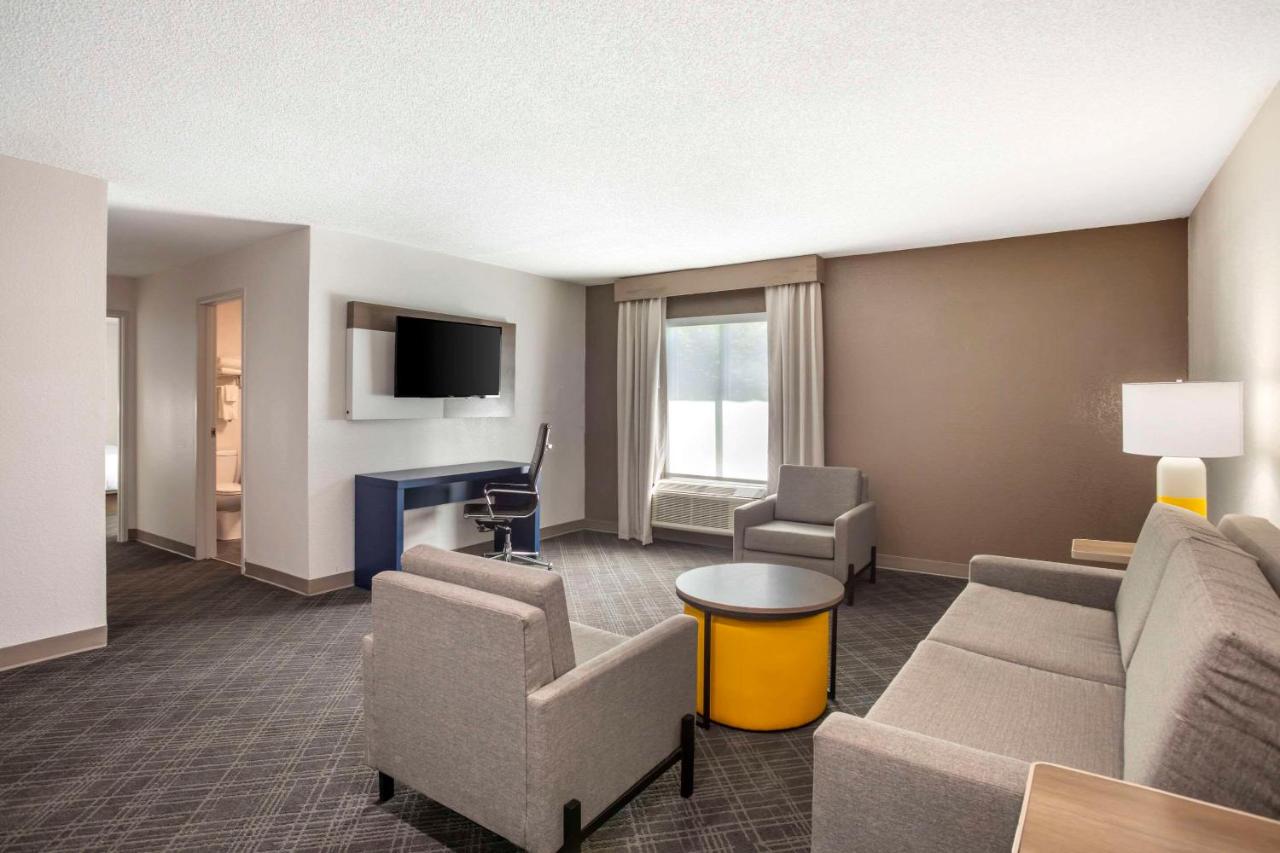 Room #45801911 at Comfort Suites Nashville Airport - BNA