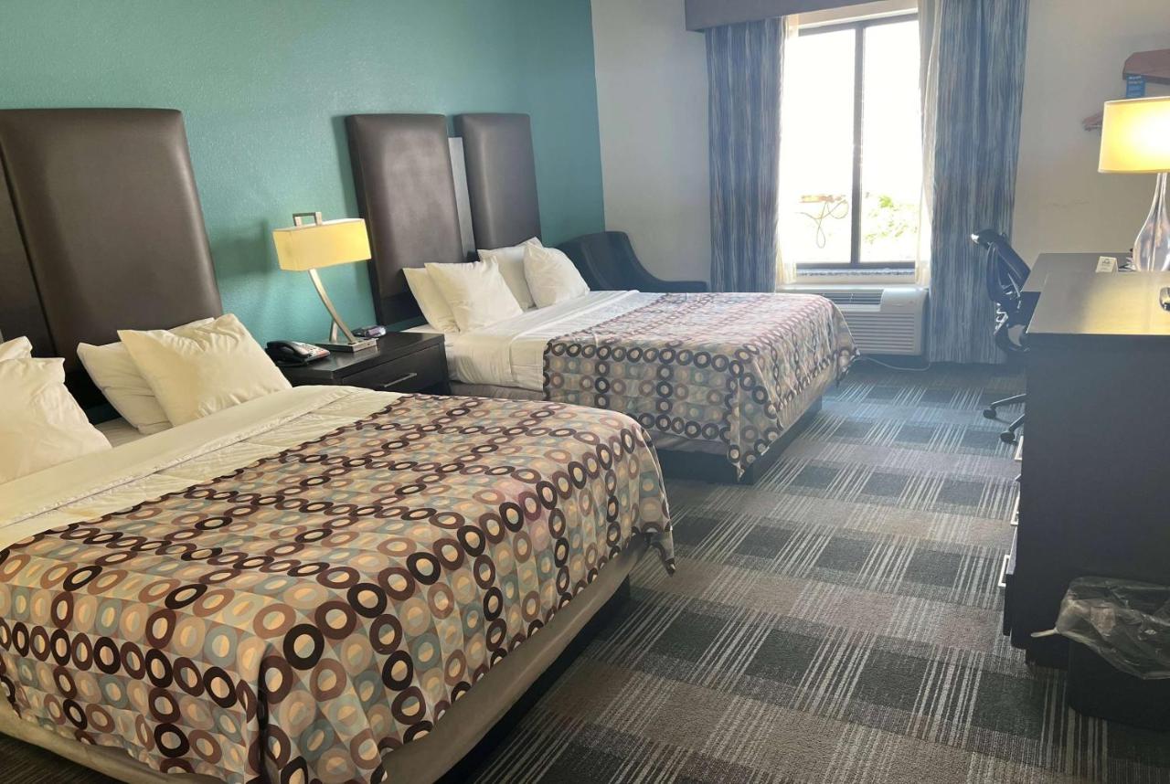 Queen Room with Two Queen Beds - Non-Smoking at Days Inn by Wyndham Alva