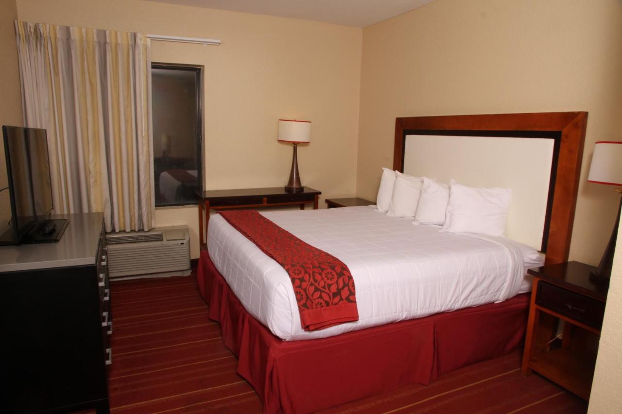 King Room - Disability Access/Non-Smoking at Days Inn by Wyndham Semmes/Mobile