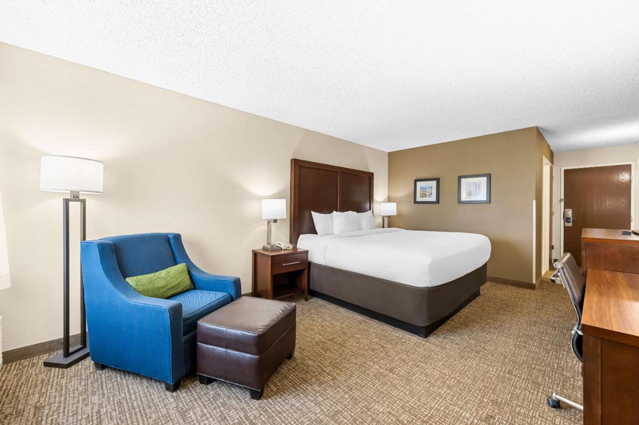 Standard King Room - Non-Smoking at Comfort Inn & Suites Pueblo
