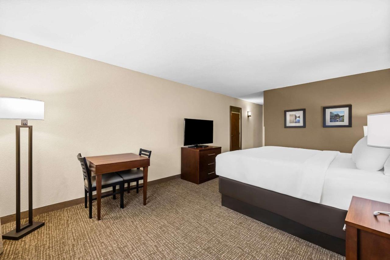 Efficiency King Room - Non-Smoking at Comfort Inn & Suites Pueblo