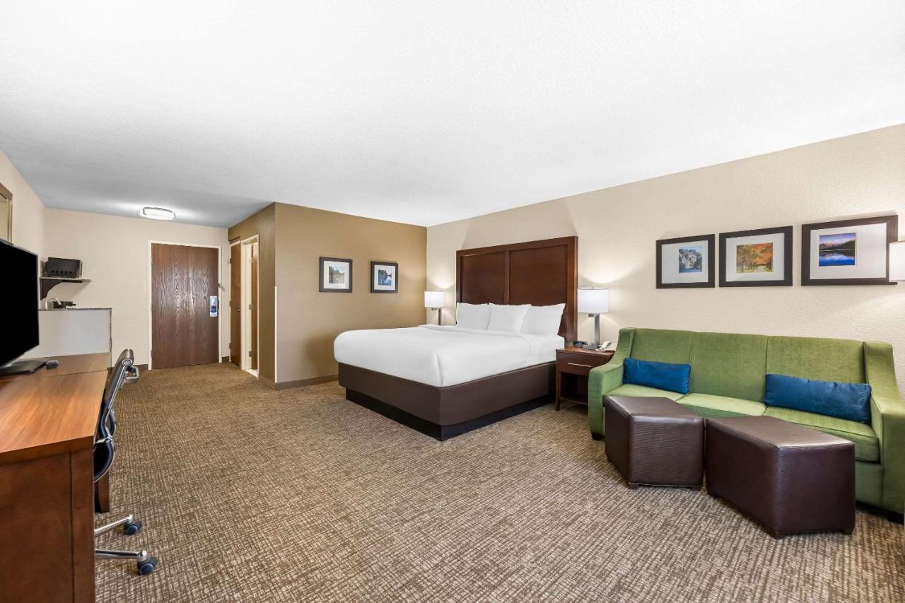King Suite - Non-Smoking at Comfort Inn & Suites Pueblo