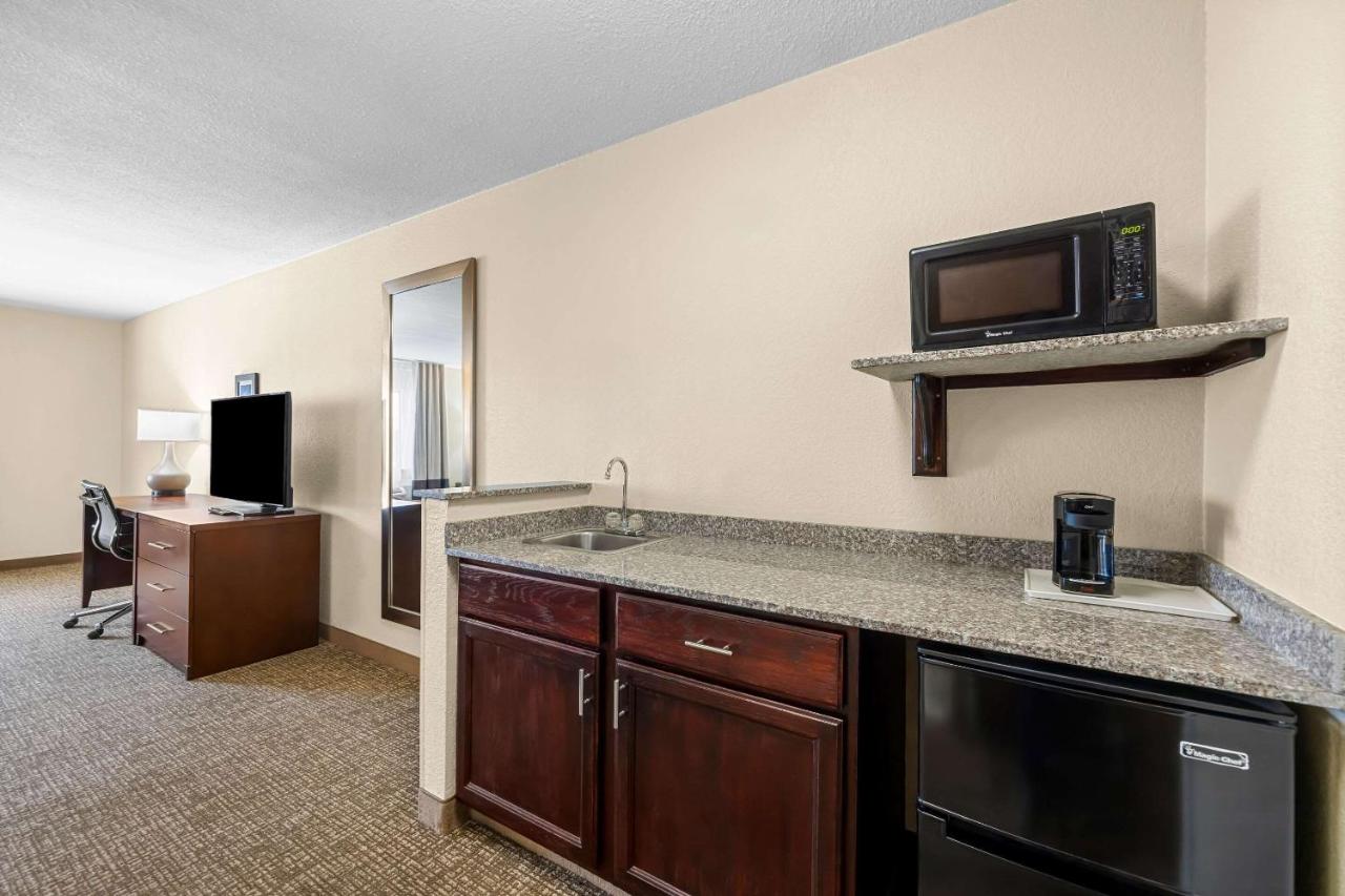 King Suite - Non-Smoking at Comfort Inn & Suites Pueblo
