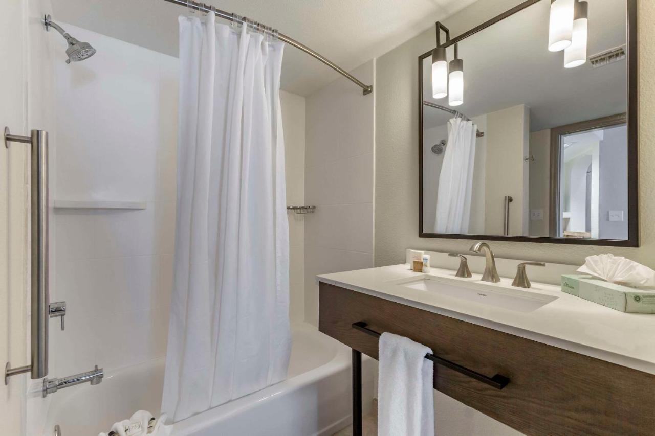  | Windmill Suites Surprise, Ascend Hotel Collection