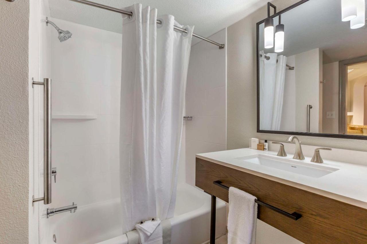  | Windmill Suites Surprise, Ascend Hotel Collection