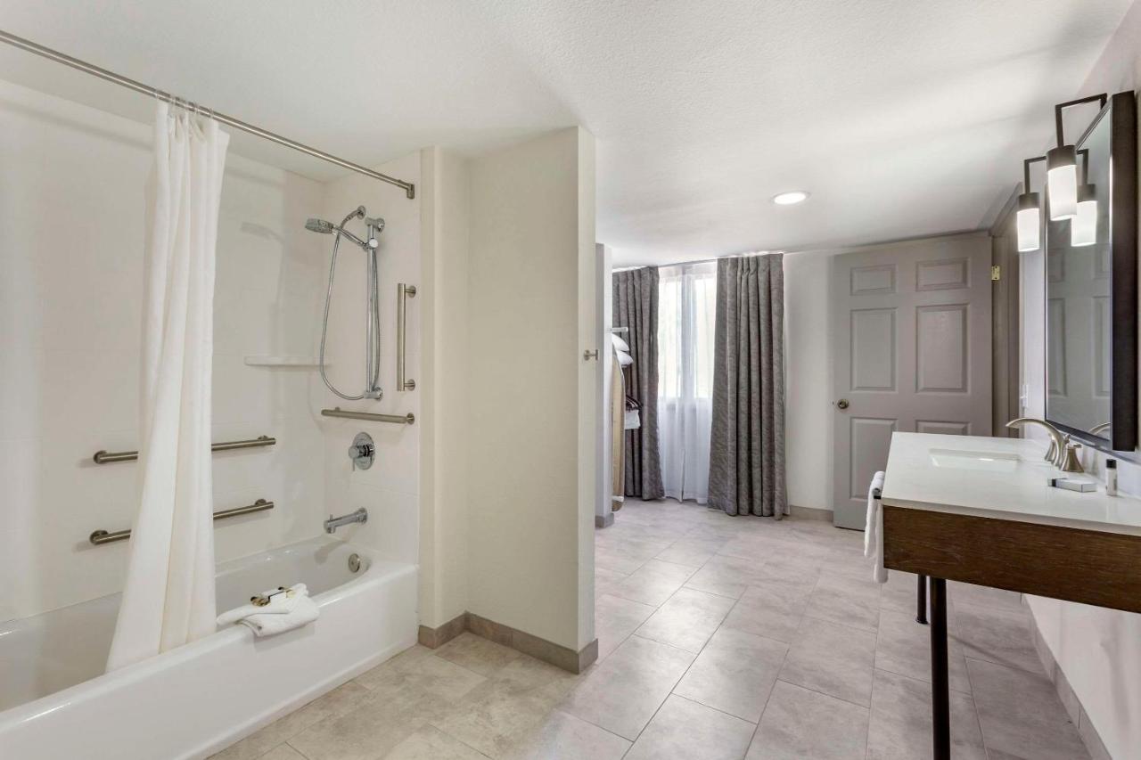  | Windmill Suites Surprise, Ascend Hotel Collection
