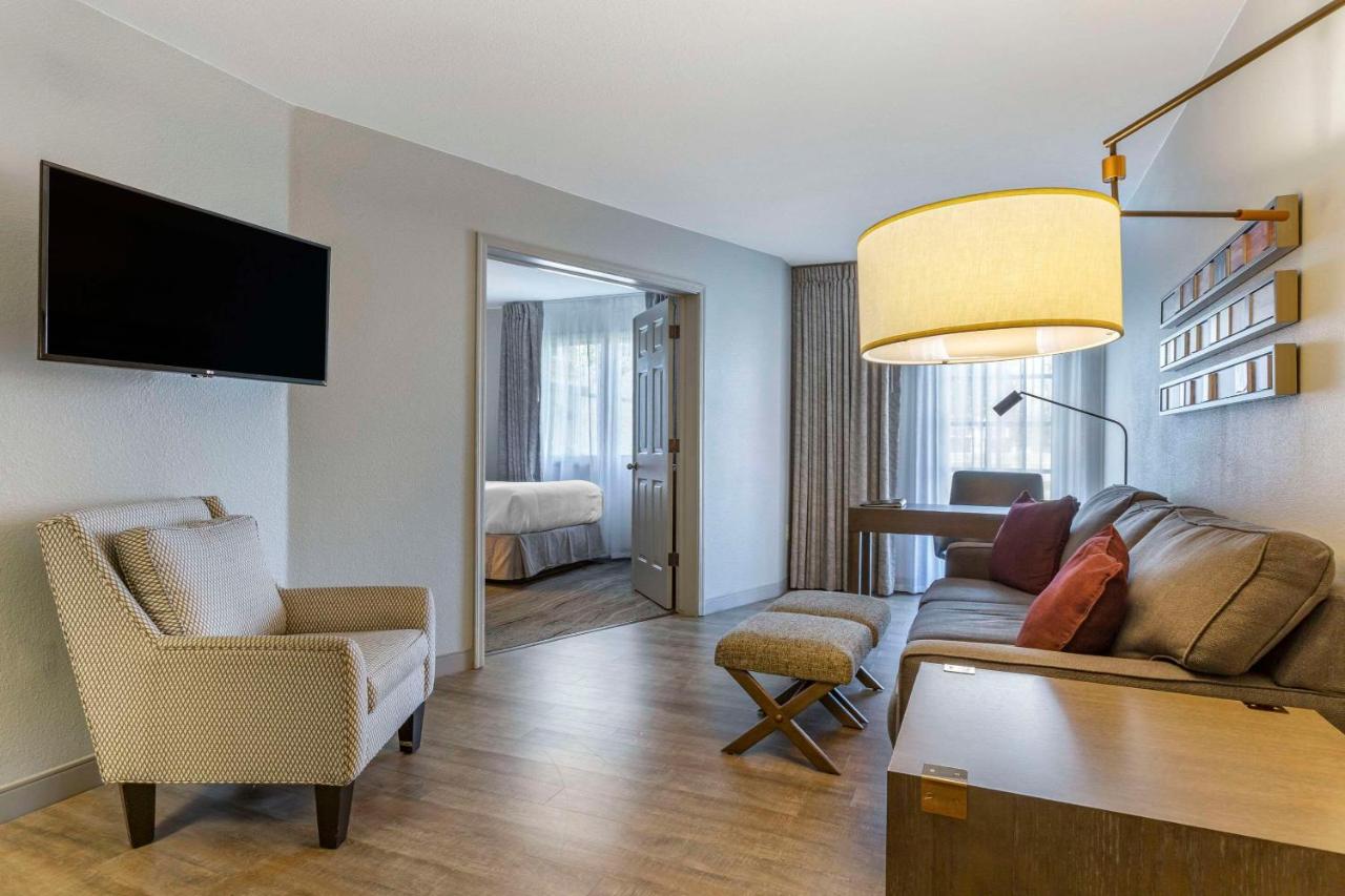  | Windmill Suites Surprise, Ascend Hotel Collection