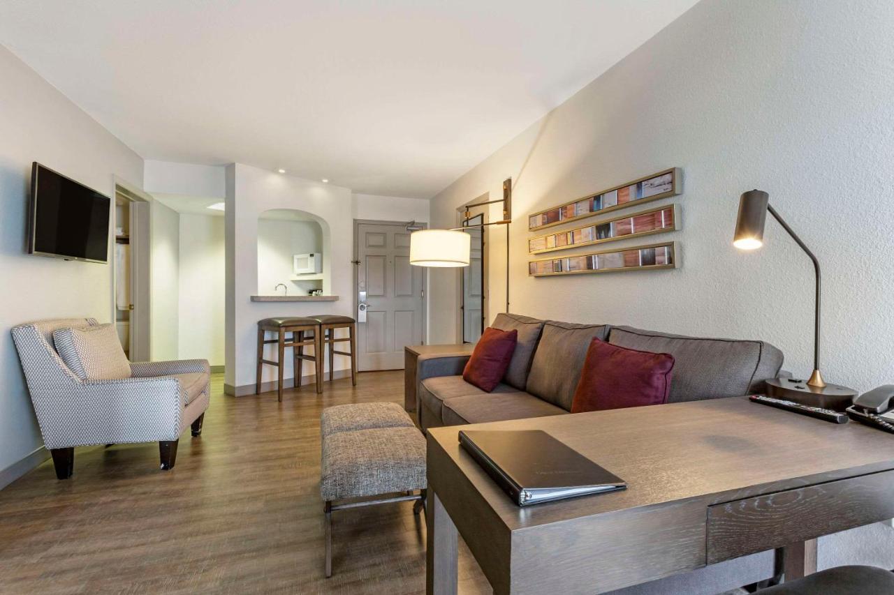 King Suite with Sofa Bed at Windmill Suites Surprise - Phoenix, an Ascend Collection Hotel