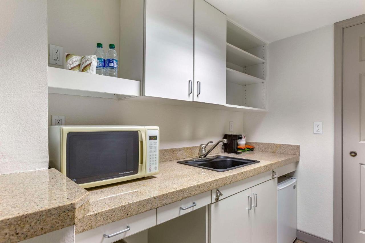  | Windmill Suites Surprise, Ascend Hotel Collection