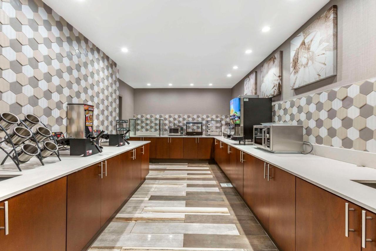  | Windmill Suites Surprise, Ascend Hotel Collection