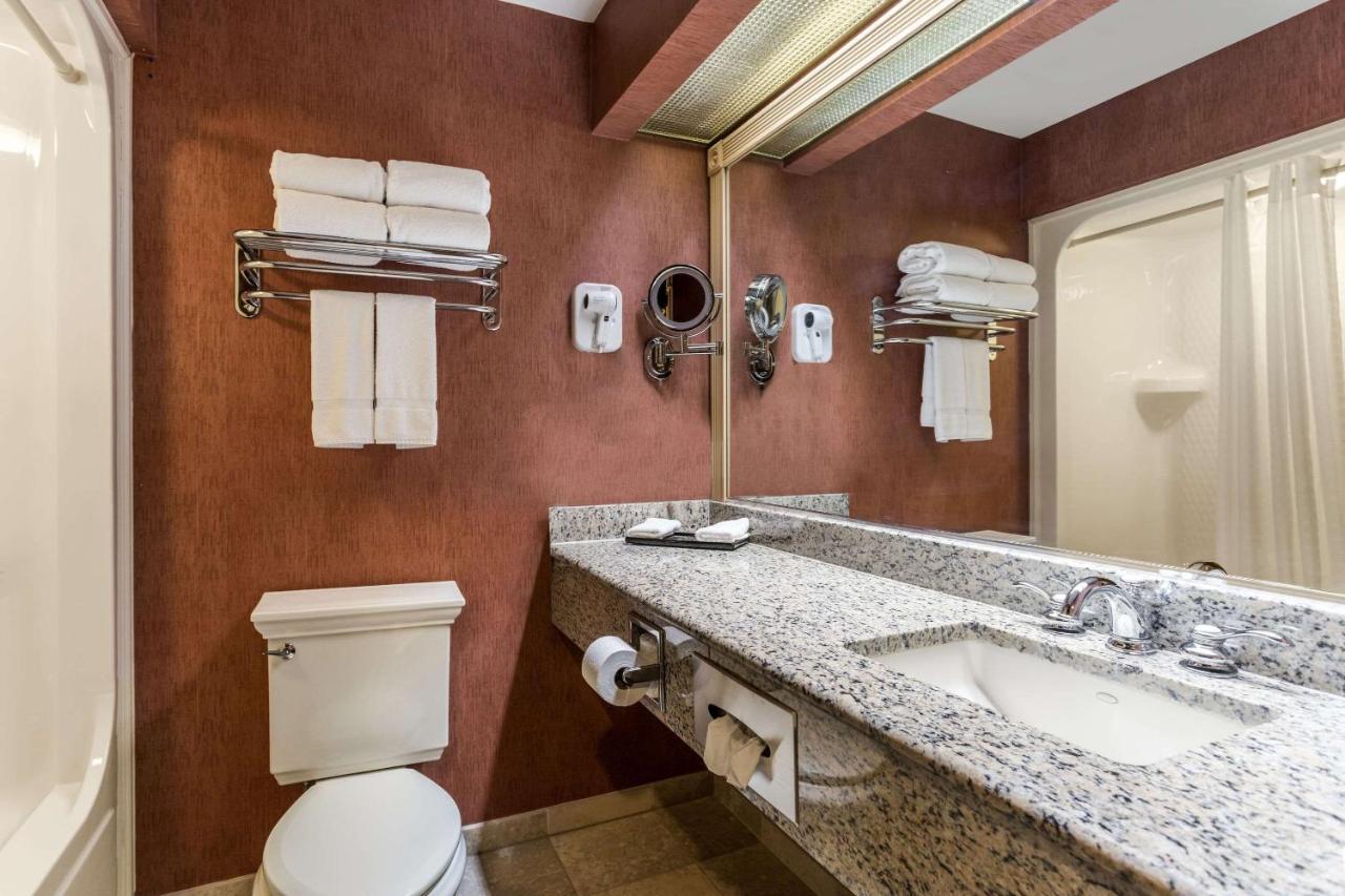 King Room - Non-Smoking at Traditions Hotel & Spa, Ascend Hotel Collection