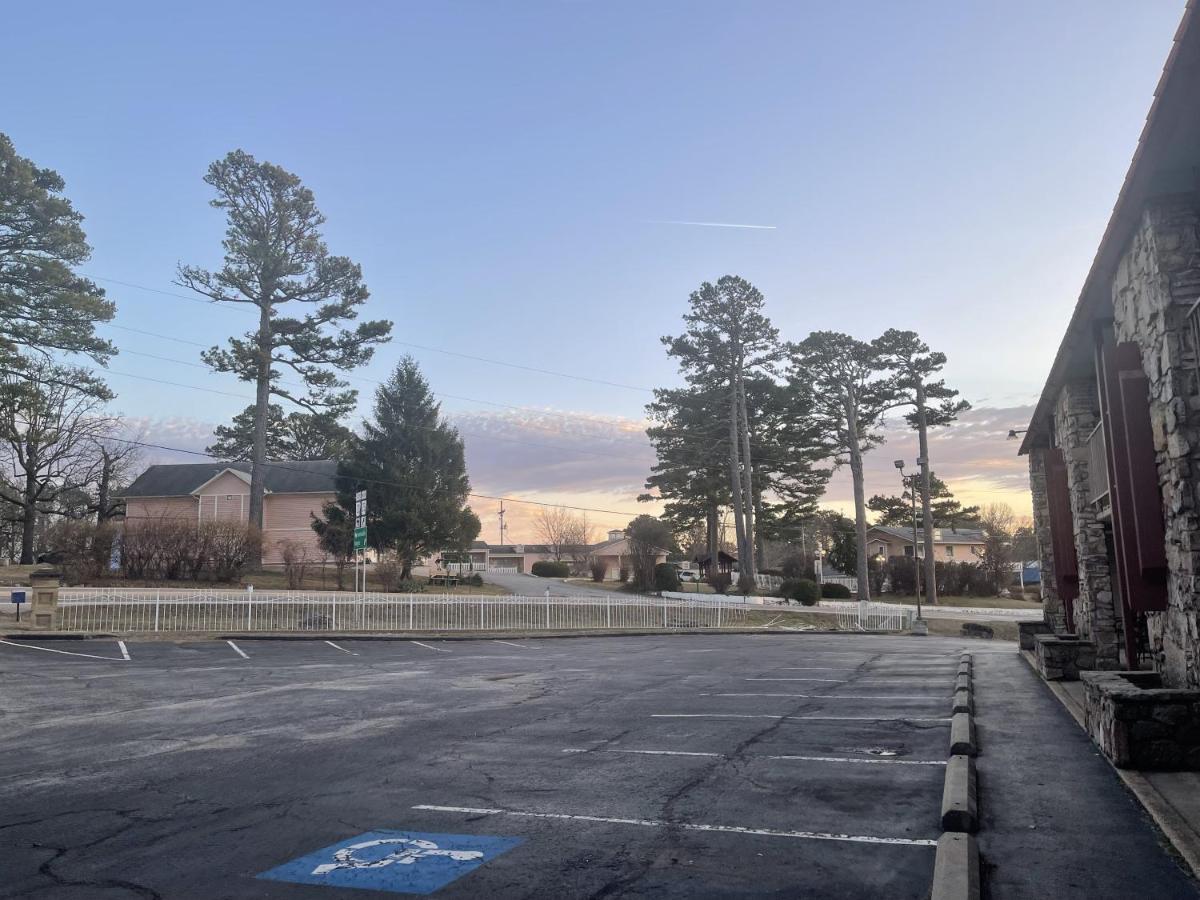 | Eureka Springs Heritage Motel