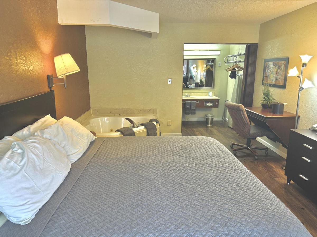 | Eureka Springs Heritage Motel