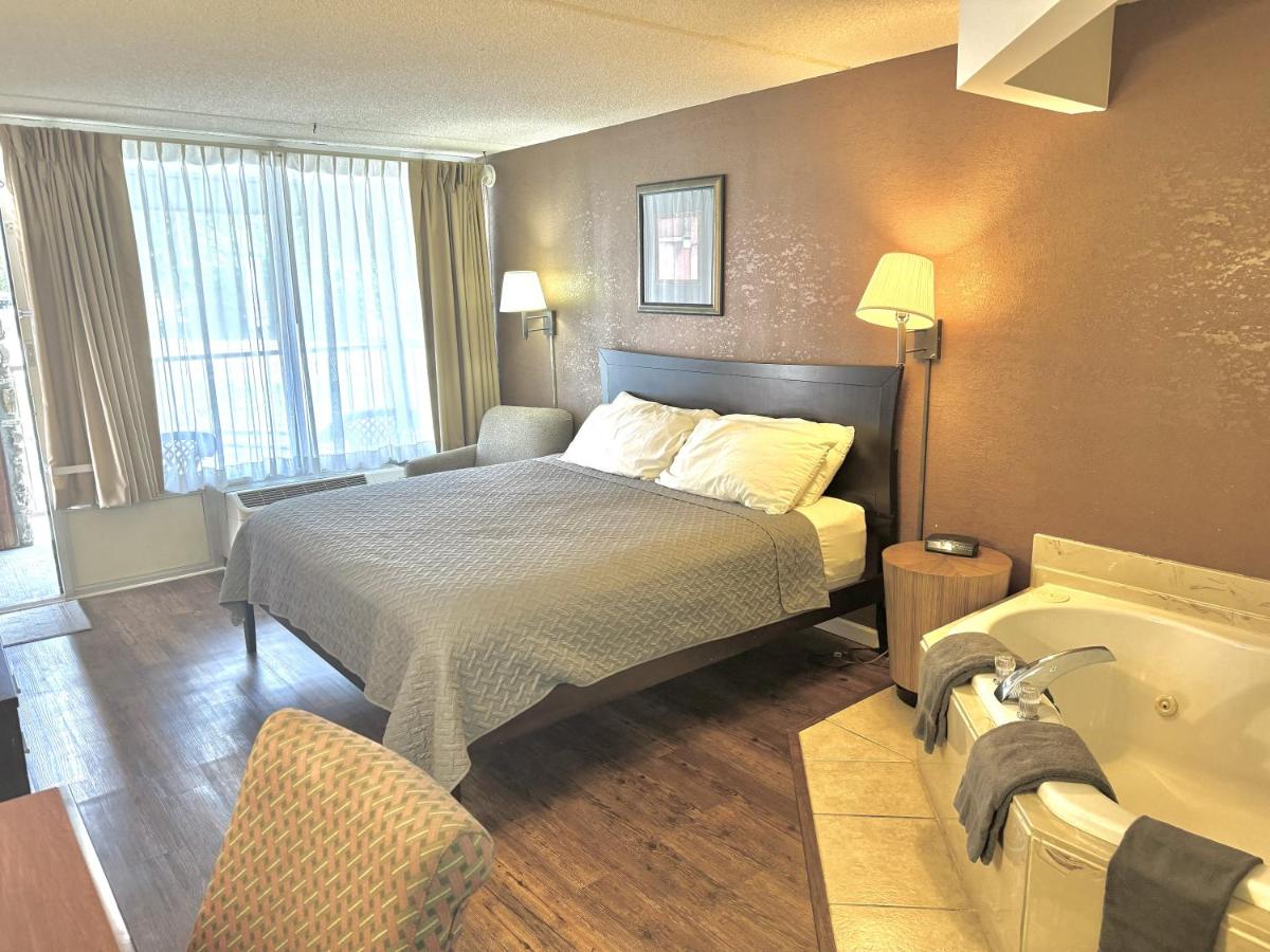 | Eureka Springs Heritage Motel