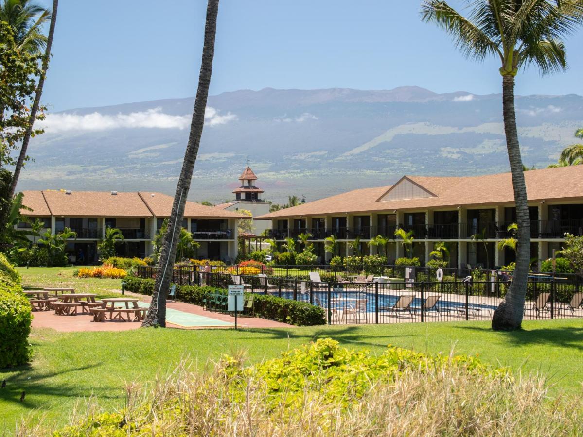 | Waiohuli Beach Hale D227 - Aloha La'i - Oceanfront/1b1b/Wifi/AC/Cable/Pool/Extras