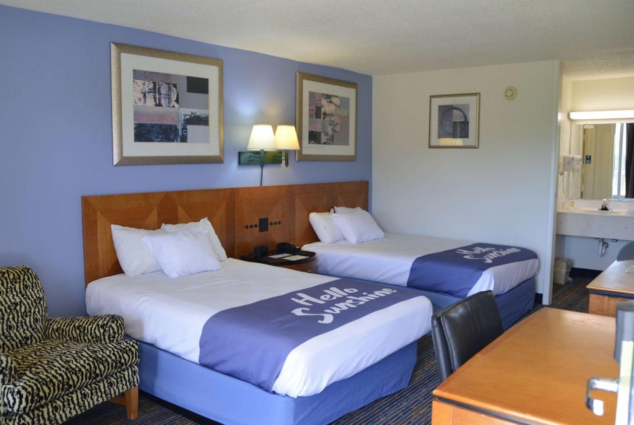 NDD1 Deluxe Double Room with Two Double Beds - Non-Smoking at Days Inn by Wyndham Luray Shenandoah