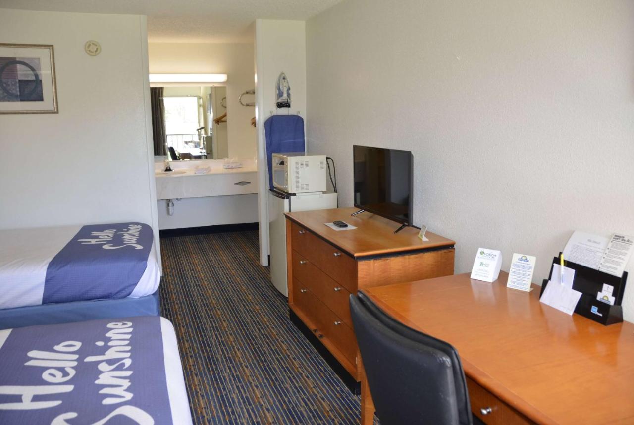 NDD1 Deluxe Double Room with Two Double Beds - Non-Smoking at Days Inn by Wyndham Luray Shenandoah