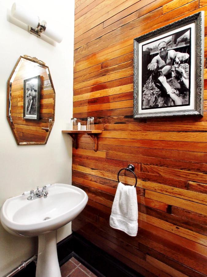  | Royal Street Inn & Bar
