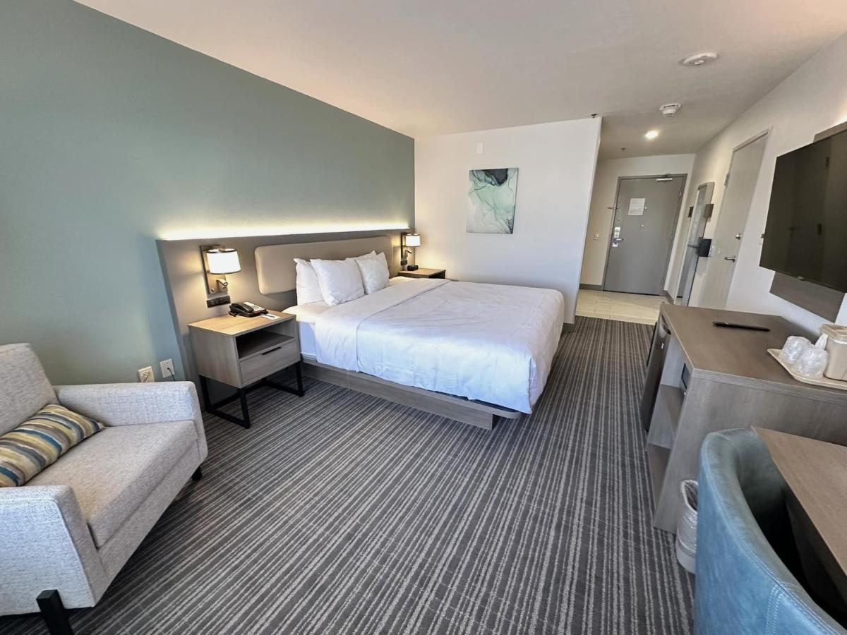  | Comfort Suites At Tucson Mall