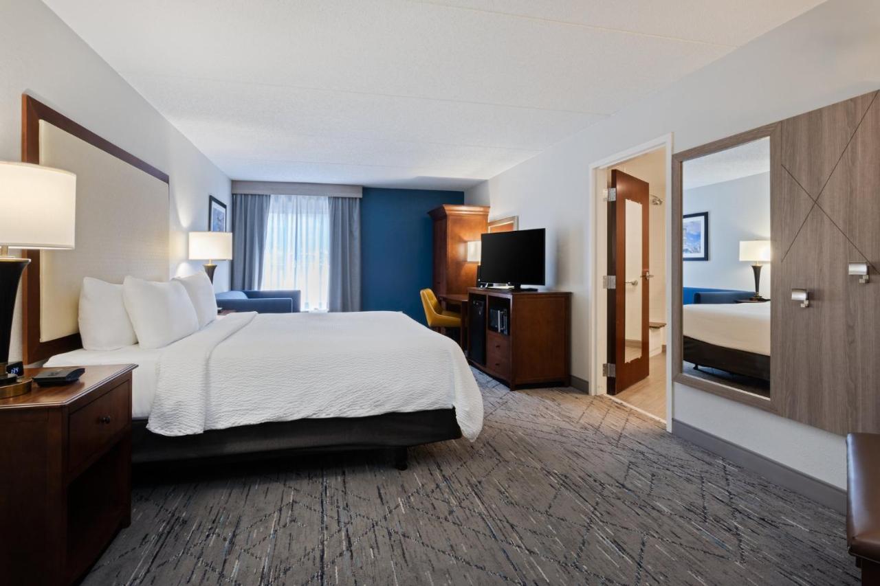 | Holiday Inn Express & Suites Cincinnati Riverfront, an IHG Hotel