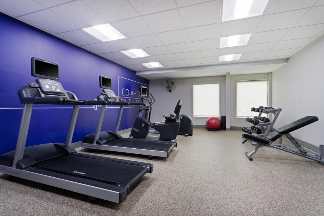 | Holiday Inn Express & Suites Cincinnati Riverfront, an IHG Hotel