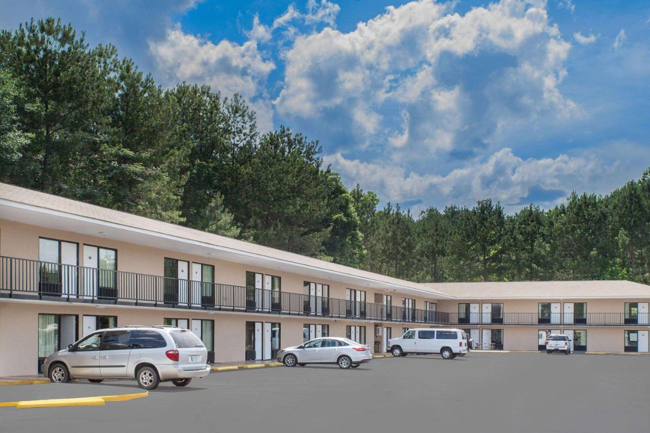 | Days Inn by Wyndham Newton