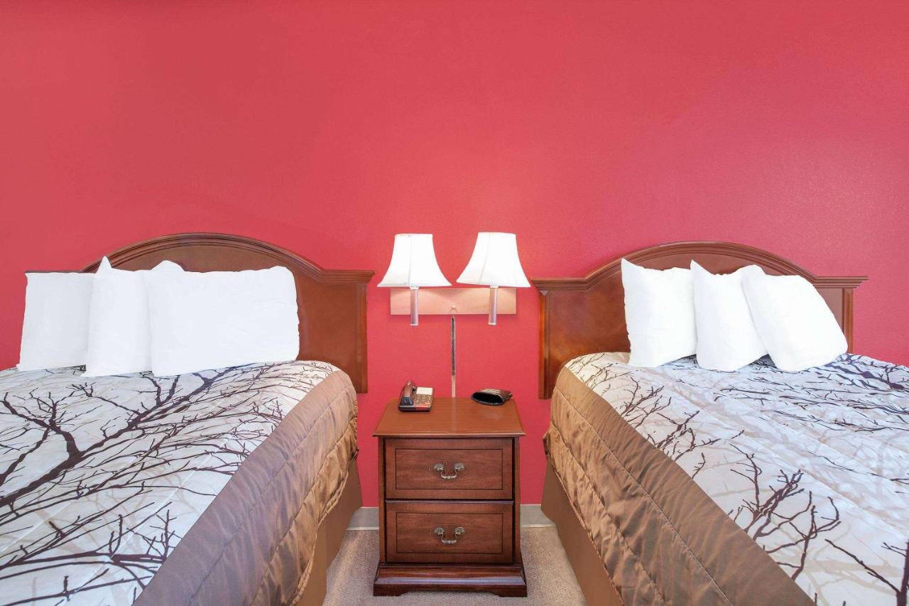 | Days Inn by Wyndham Newton