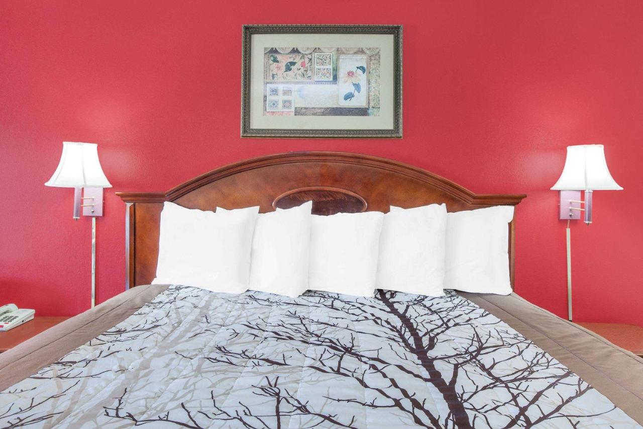 | Days Inn by Wyndham Newton