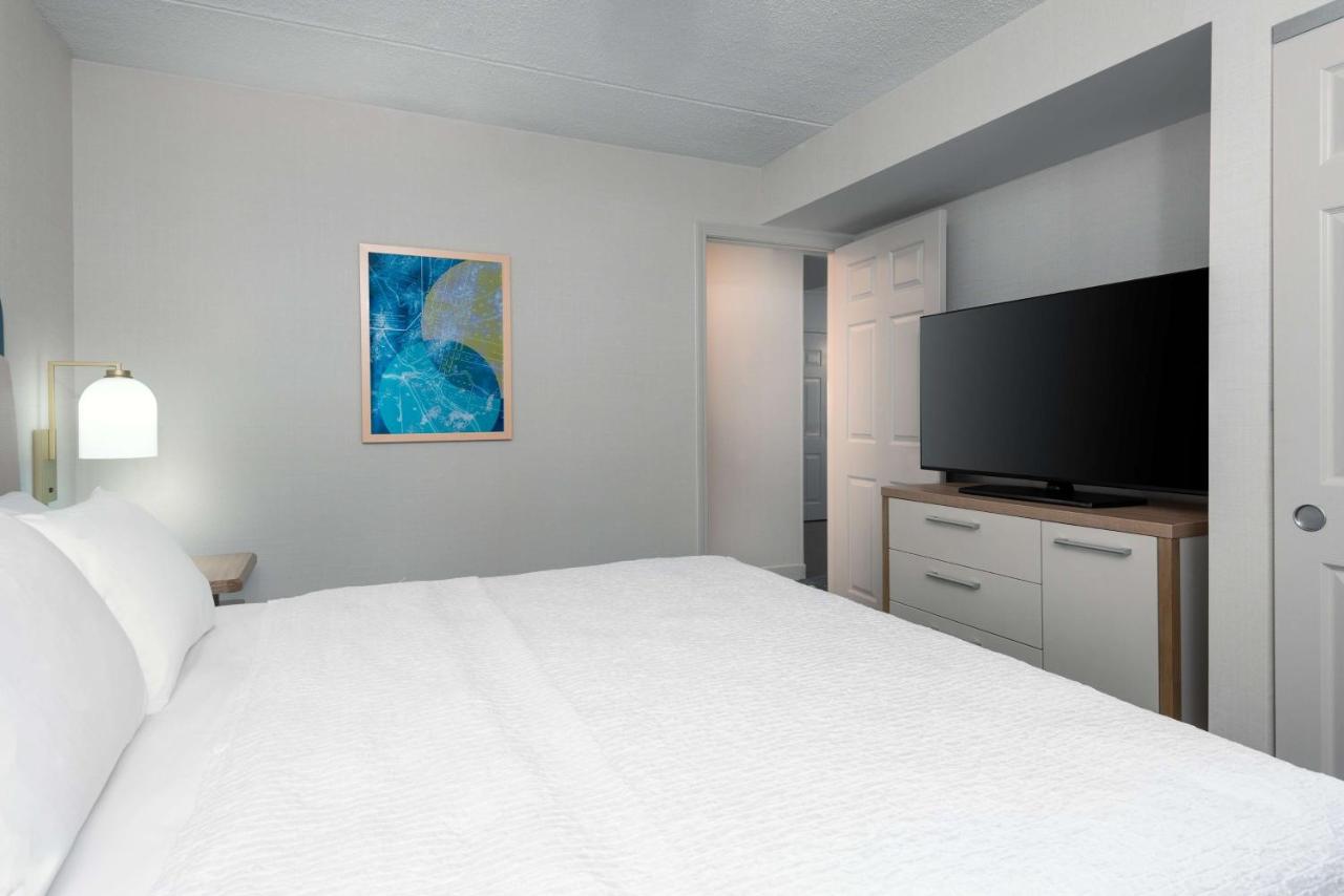 | Homewood Suites by Hilton Buffalo/Airport