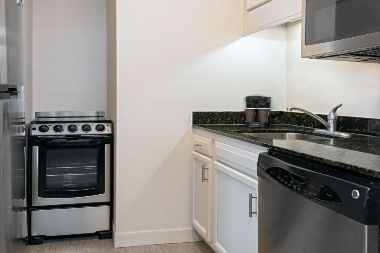 | Homewood Suites by Hilton Buffalo/Airport