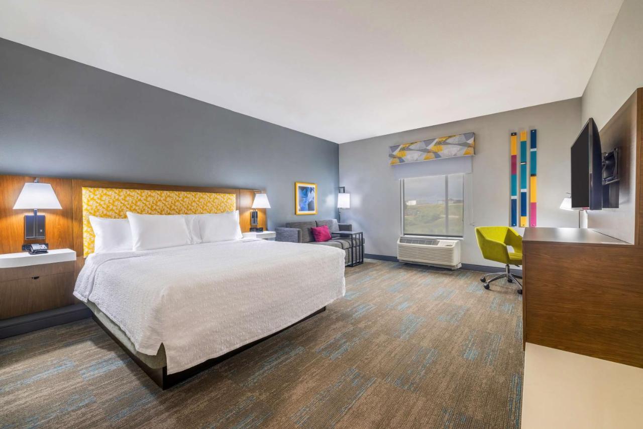 King Room with Sofa Bed - Non-Smoking at Hampton Inn & Suites Brenham