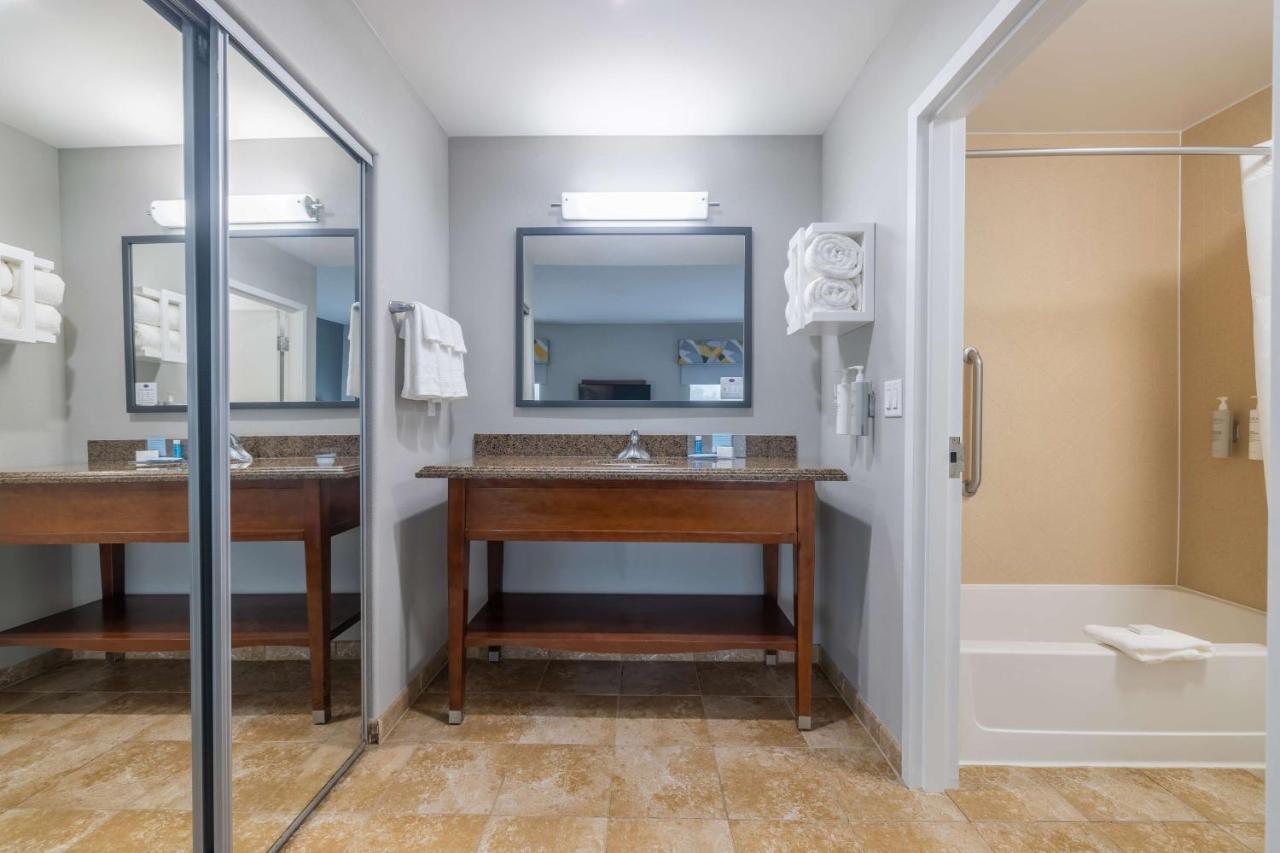 King Studio - Non-Smoking at Hampton Inn & Suites Brenham