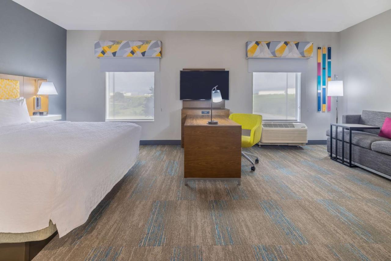 King Studio - Non-Smoking at Hampton Inn & Suites Brenham