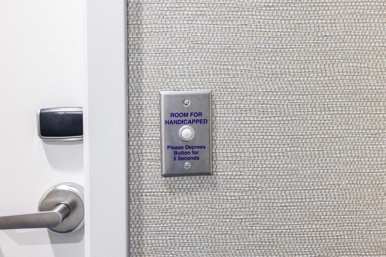 King Room - Disability Access/Non-Smoking at Hampton Inn & Suites Brenham