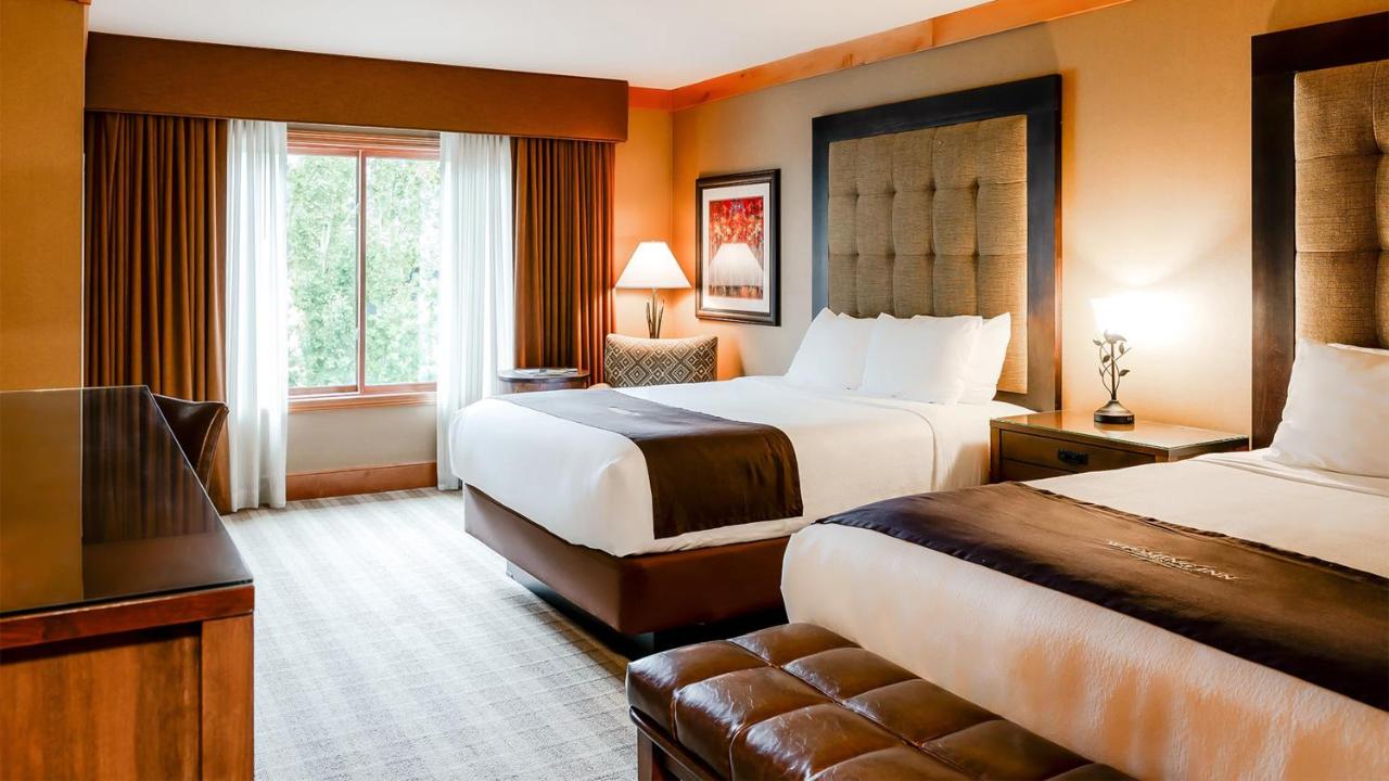 Queen Room - Disability Access at The Wyoming Inn of Jackson Hole