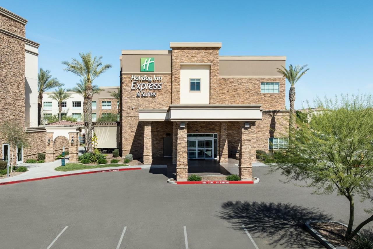 | Holiday Inn Express & Suites Phoenix East - Gilbert, an IHG Hotel