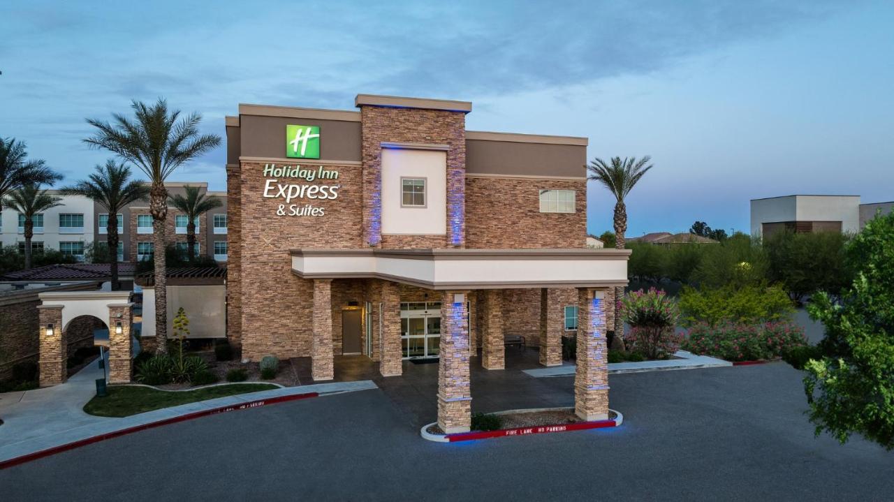 | Holiday Inn Express & Suites Phoenix East - Gilbert, an IHG Hotel