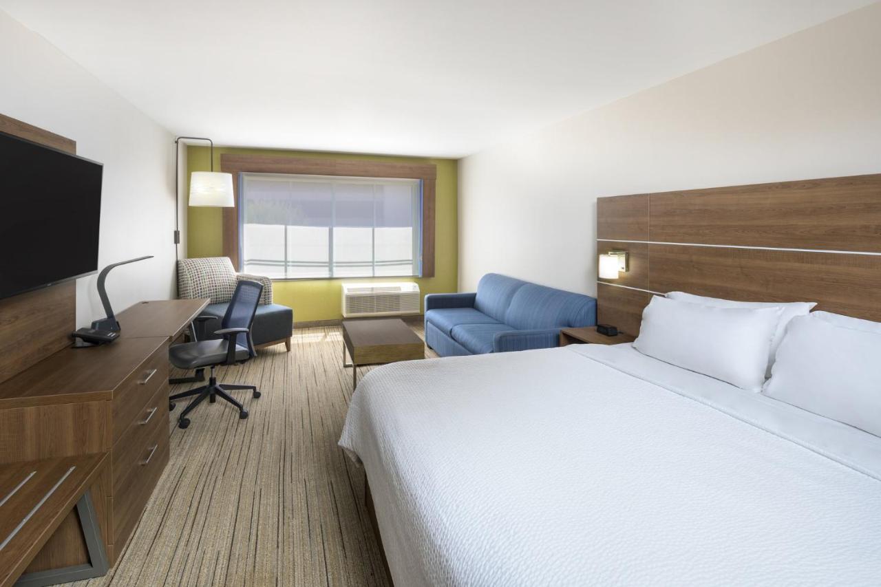 King Suite - Non-Smoking at Holiday Inn Express & Suites Phoenix East - Gilbert by IHG