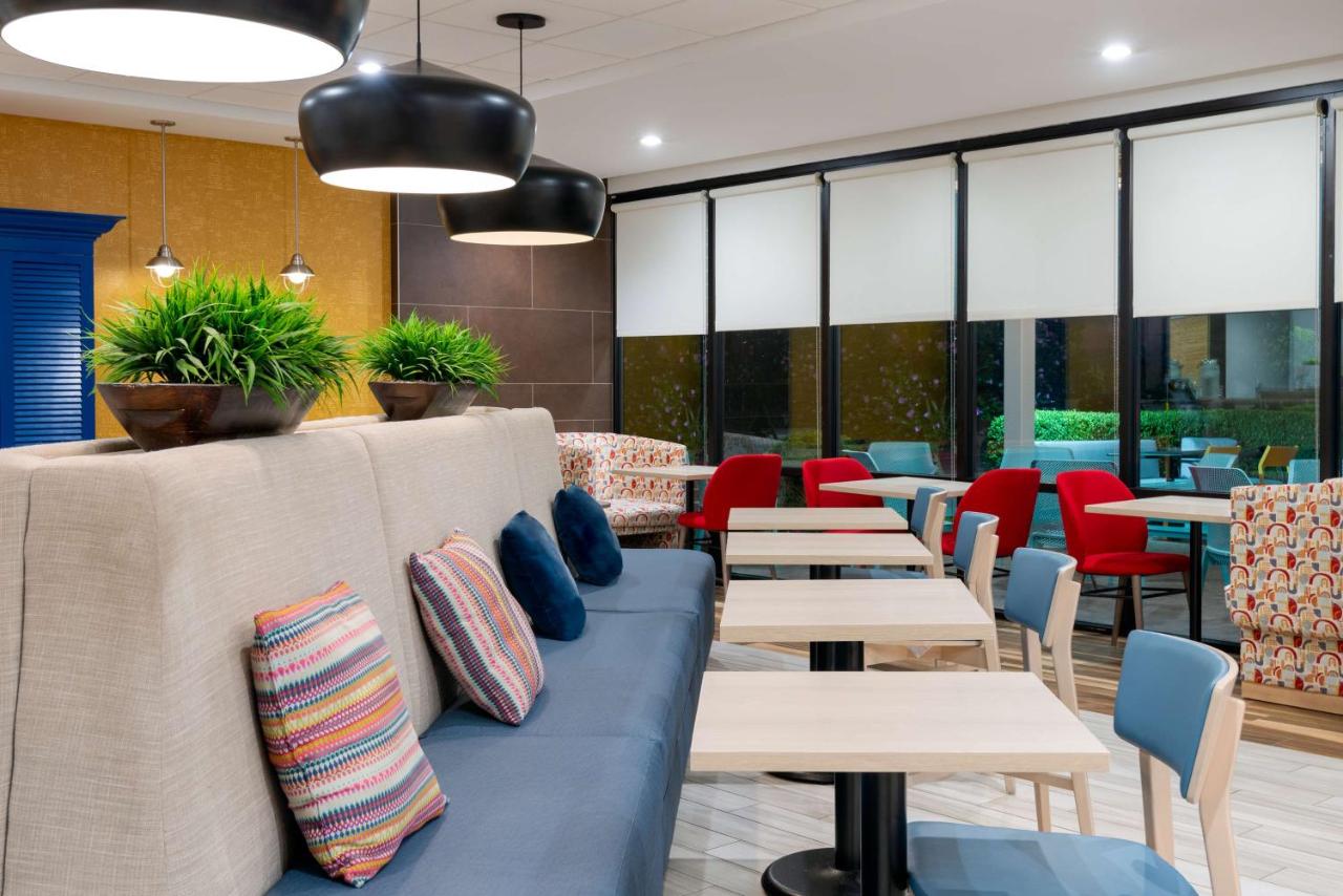 | Home2 Suites by Hilton Buffalo Airport/ Galleria Mall