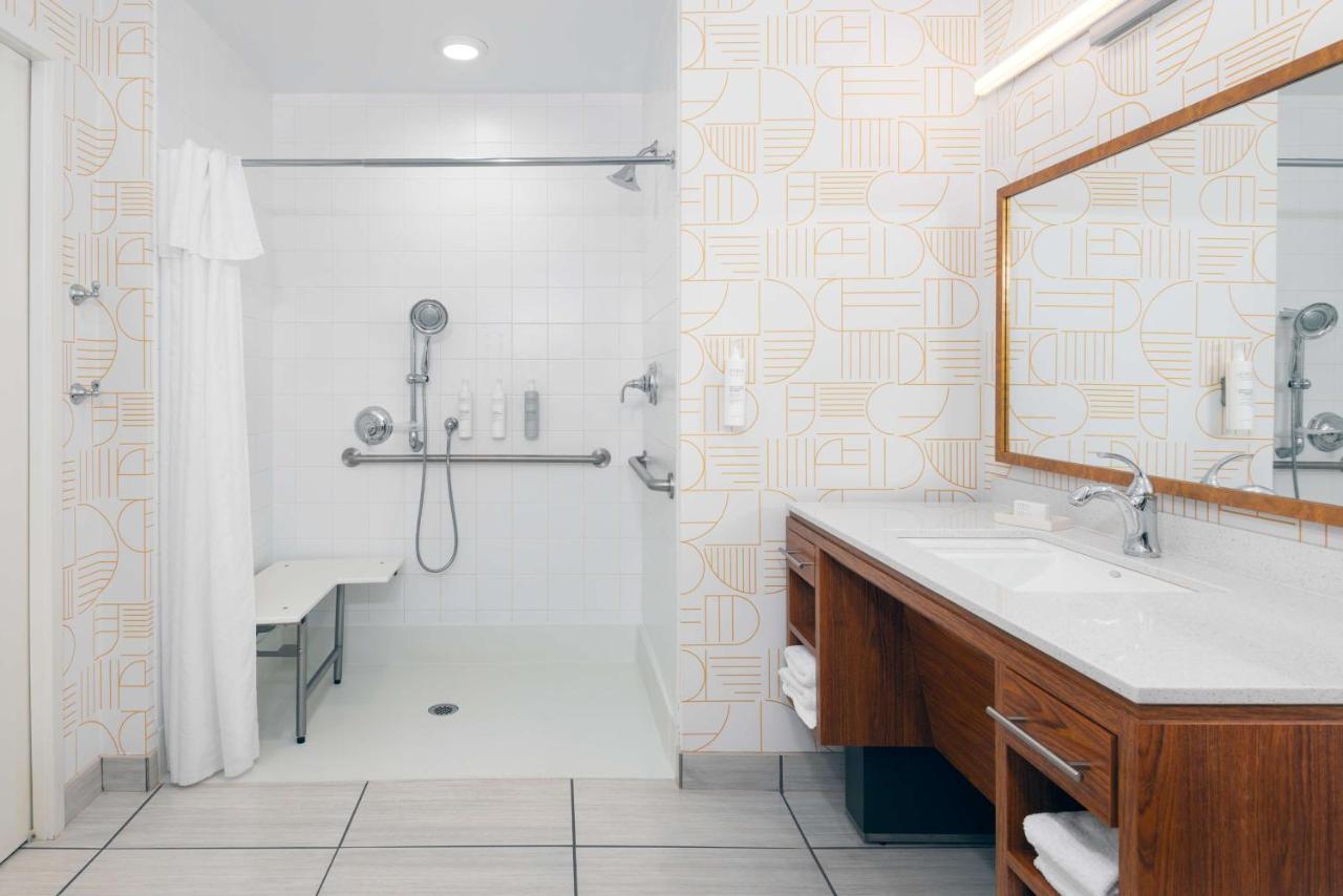 | Home2 Suites by Hilton Buffalo Airport/ Galleria Mall