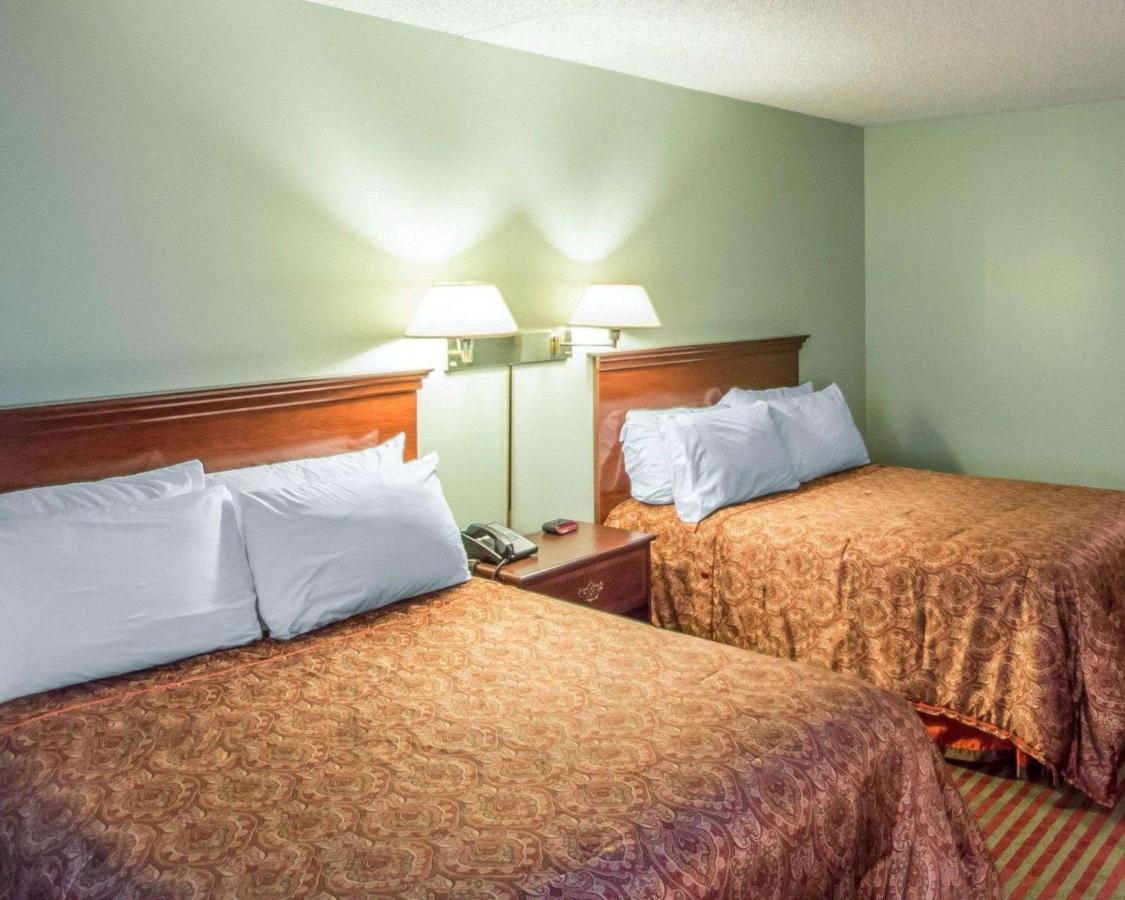  | Rodeway Inn Lakeville