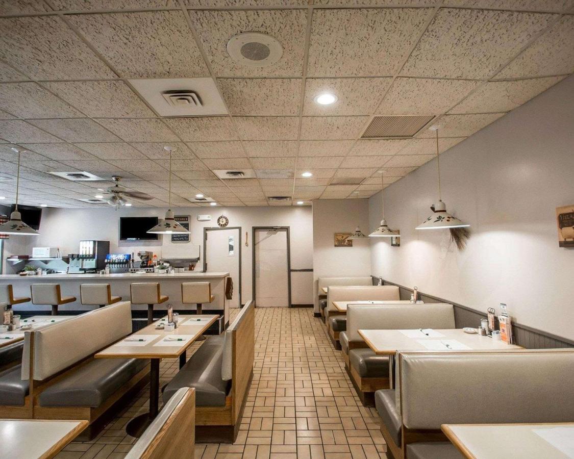 | Rodeway Inn Lakeville