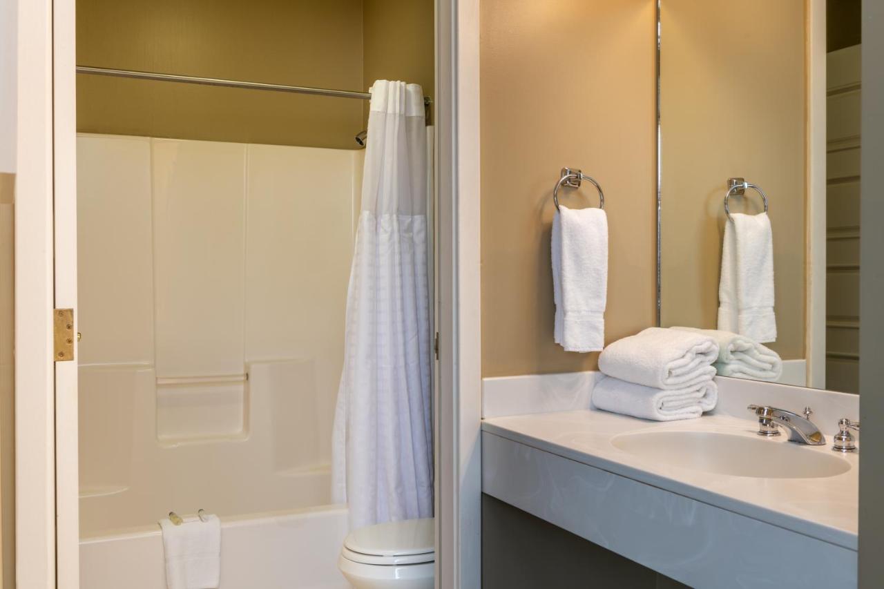 Superior Room at The Bethel Resort & Suites