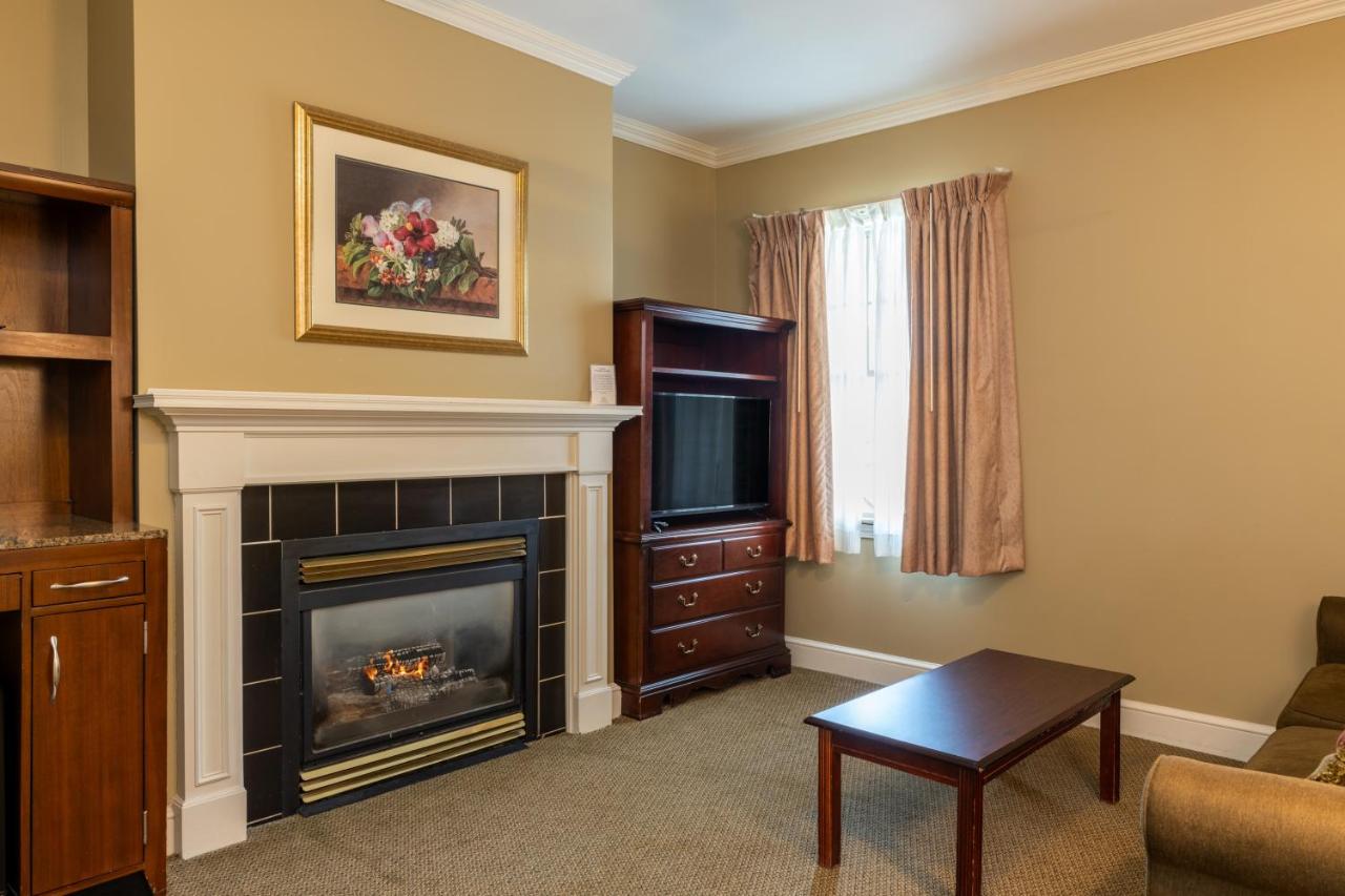 Superior Room at The Bethel Resort & Suites