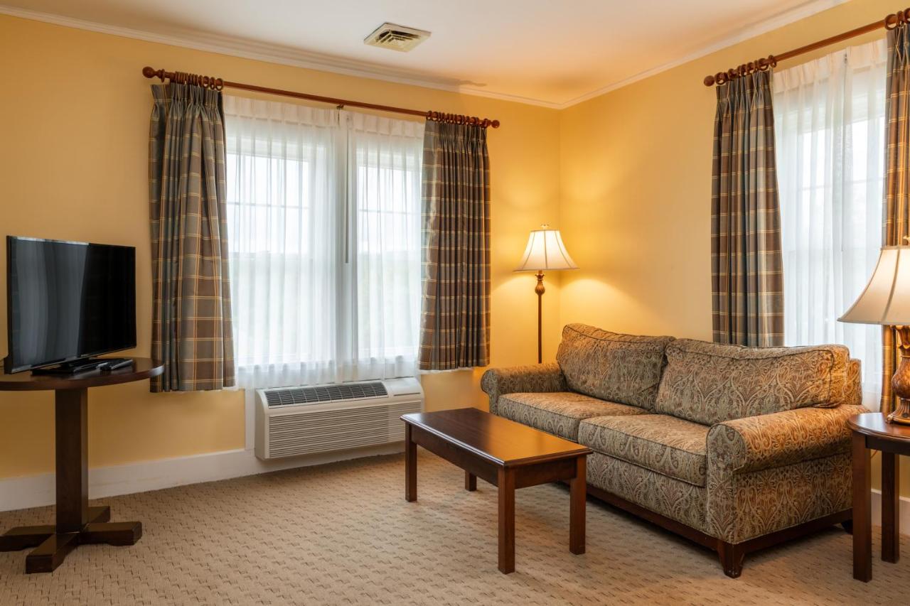 Superior Room at The Bethel Resort & Suites