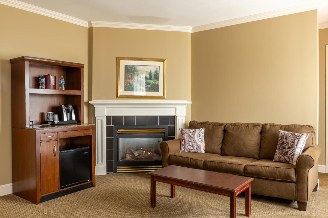 Superior Room at The Bethel Resort & Suites