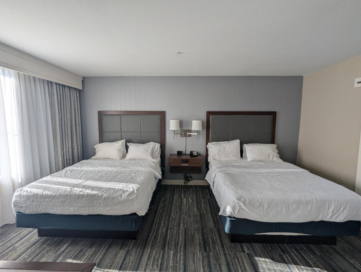 | Hampton Inn & Suites Cazenovia, NY