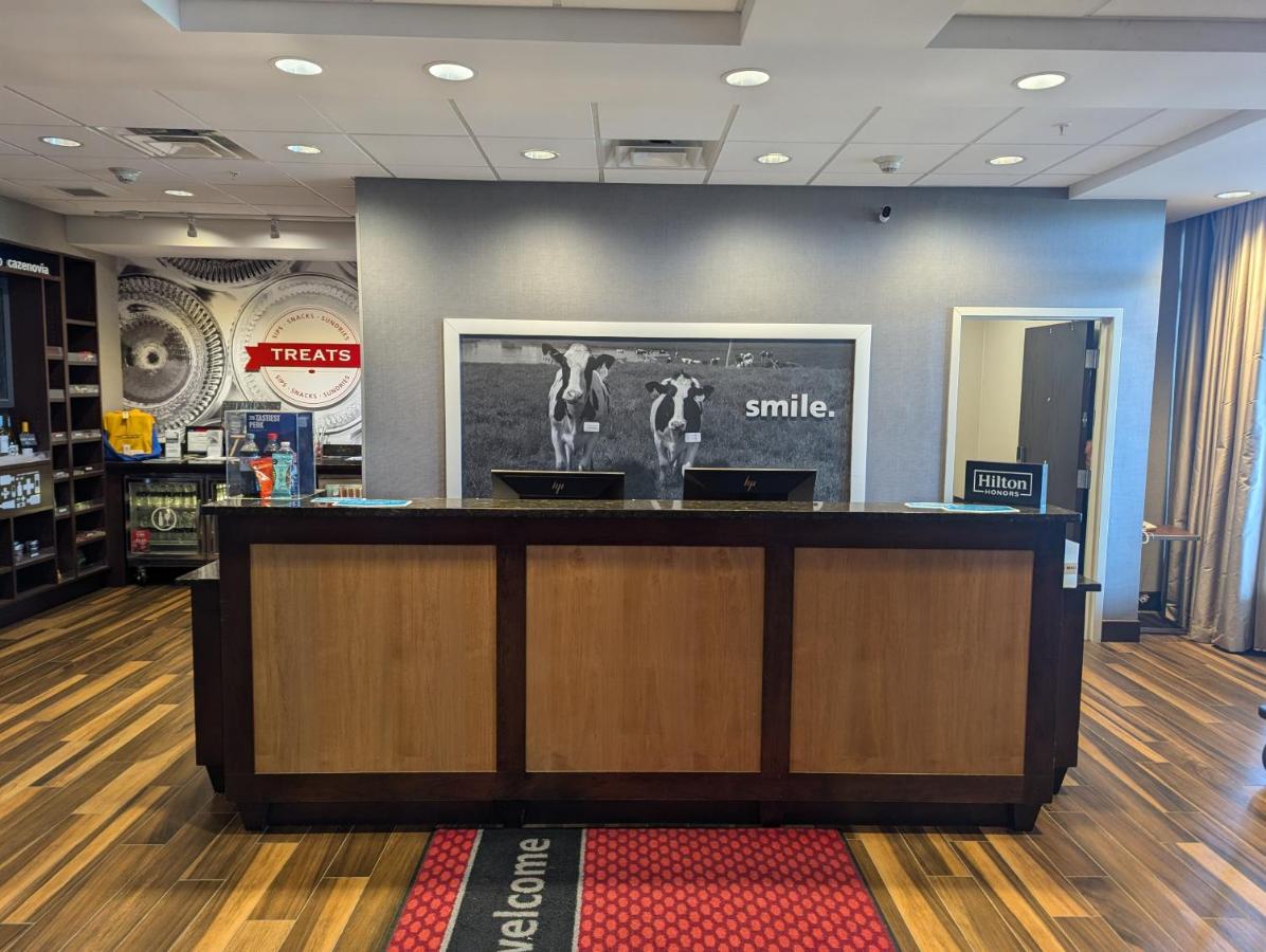 | Hampton Inn & Suites Cazenovia, NY