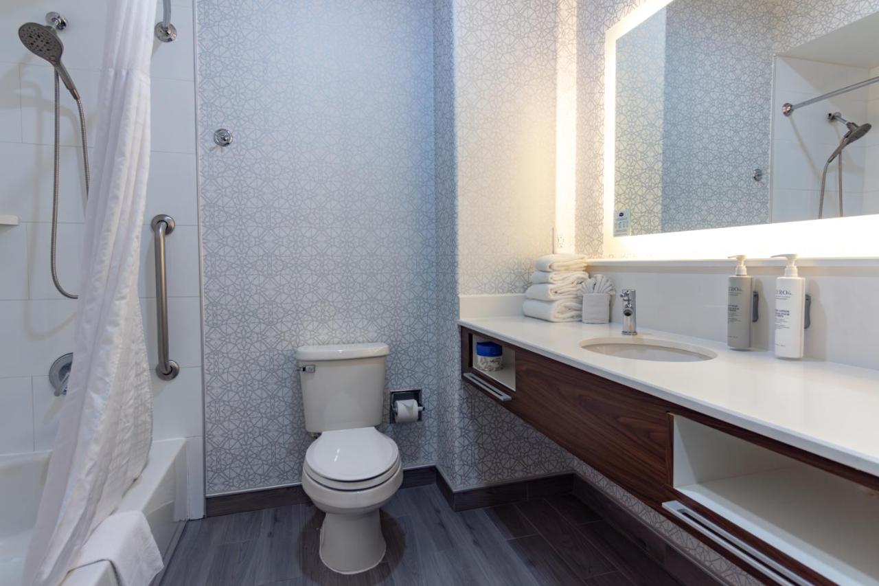 Non-Smoking Studio Queen with Sofa Bed at Hampton Inn & Suites Denton