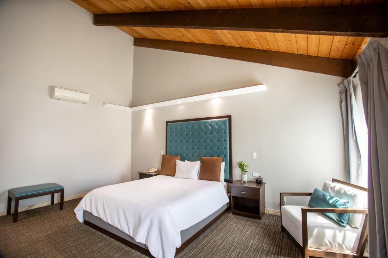 | Munras Inn